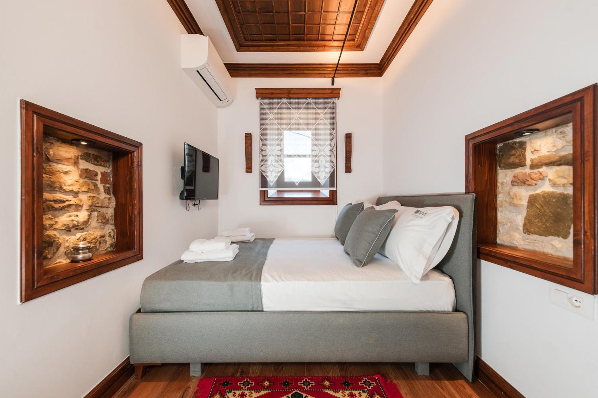 Dam Stone Boutique Hotel Gjirokastër Esterno foto