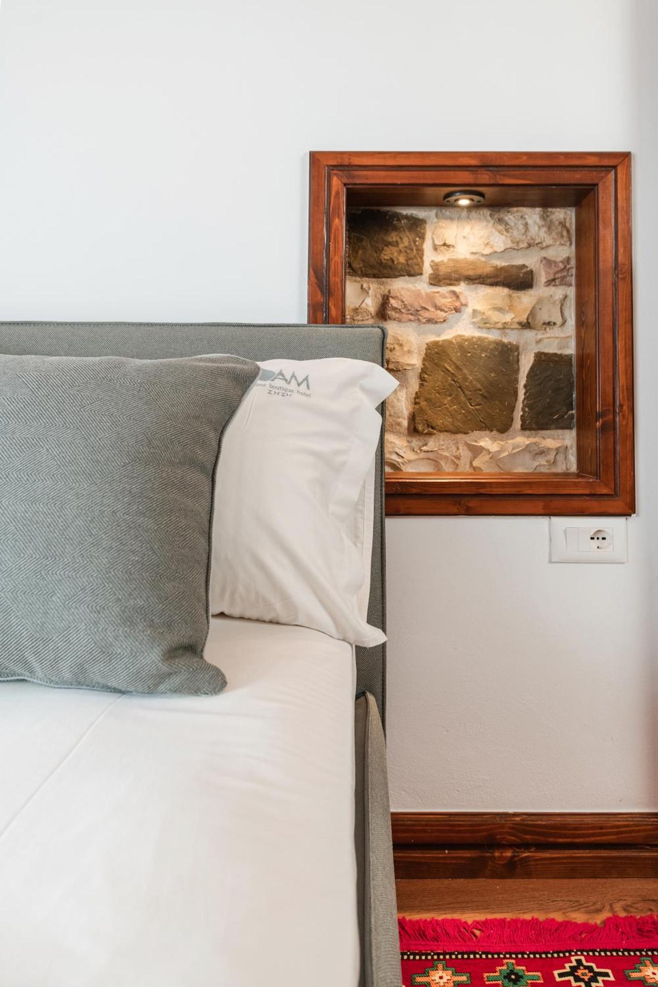 Dam Stone Boutique Hotel Gjirokastër Esterno foto