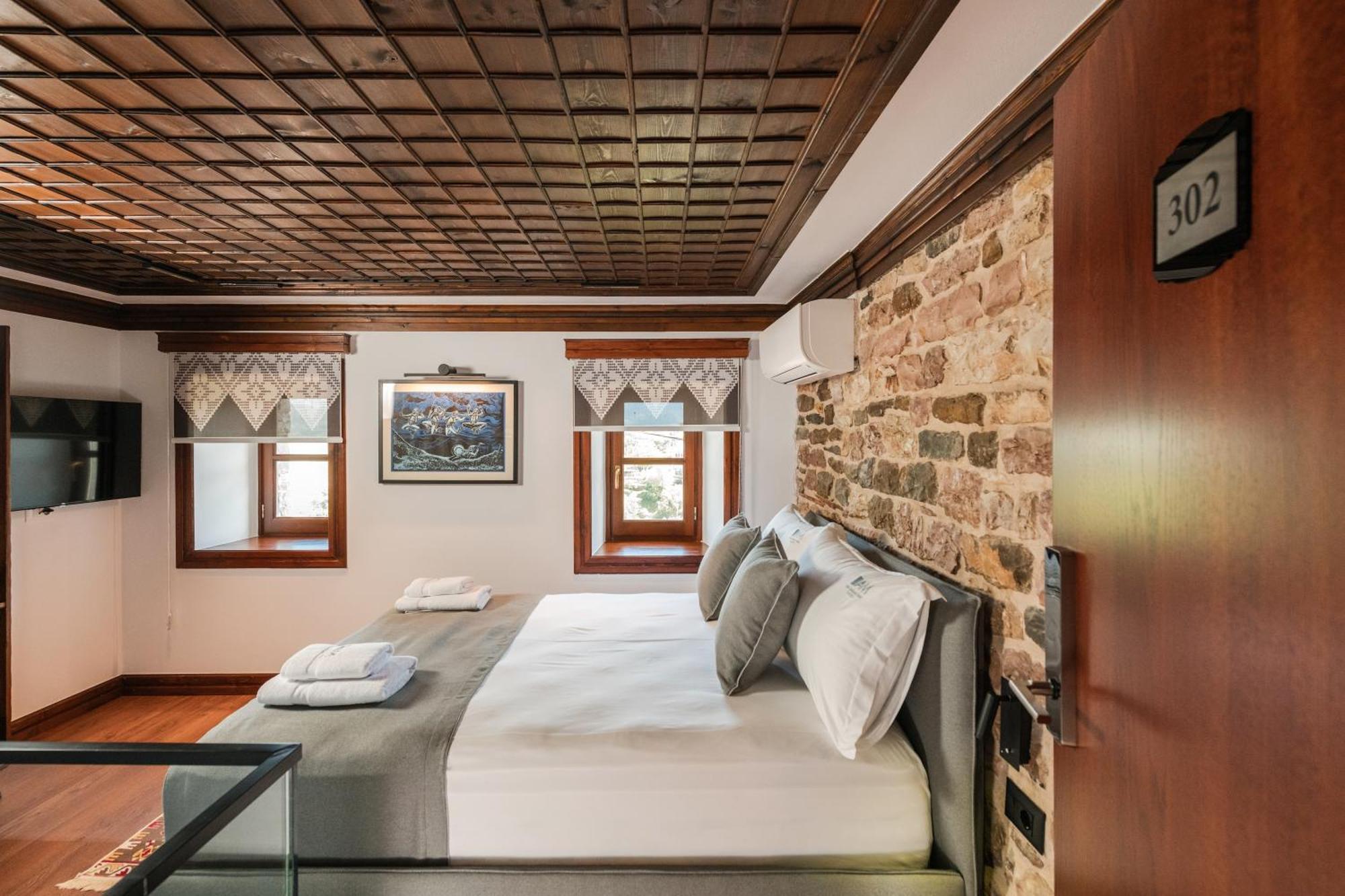 Dam Stone Boutique Hotel Gjirokastër Esterno foto
