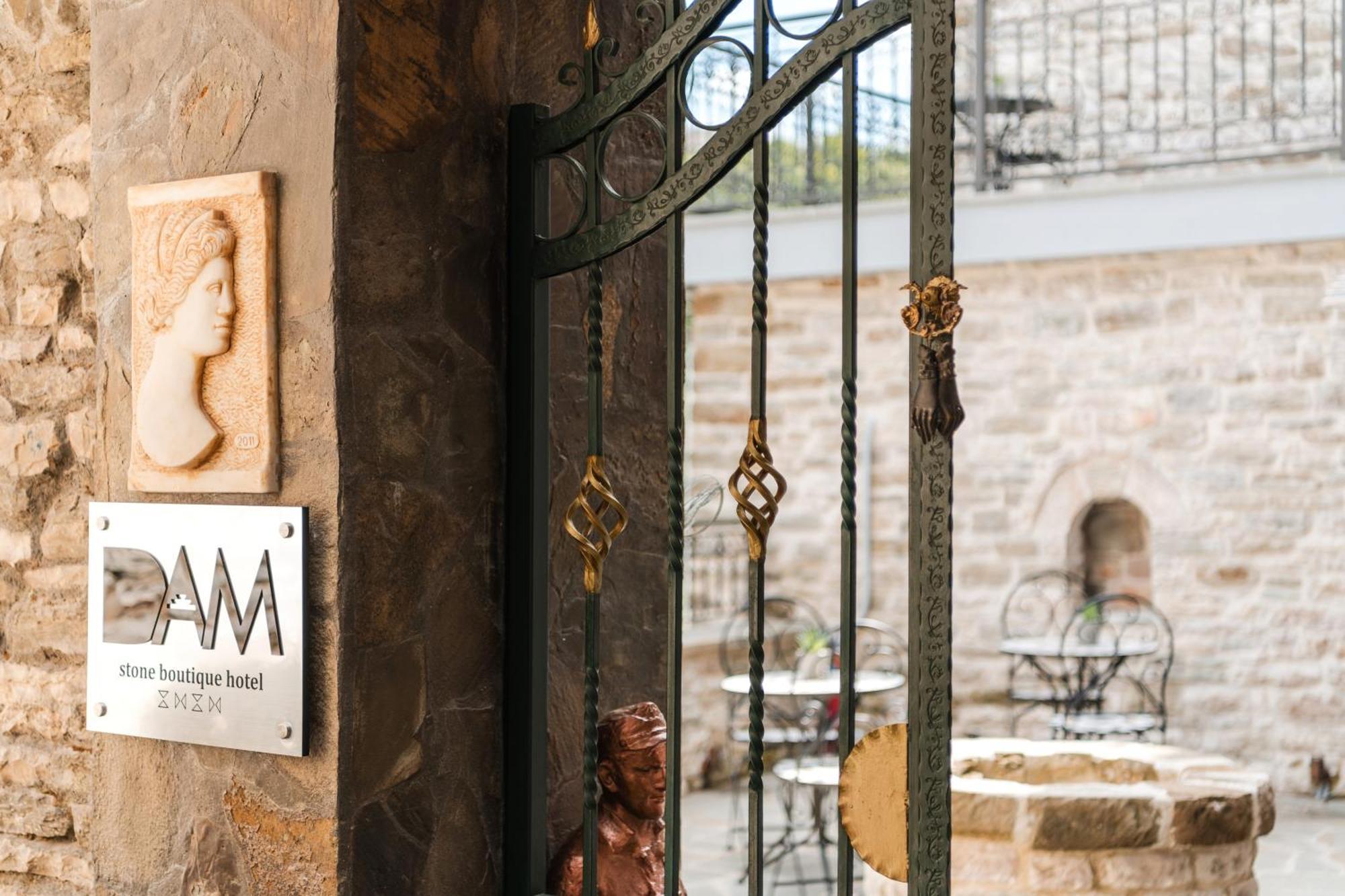 Dam Stone Boutique Hotel Gjirokastër Esterno foto